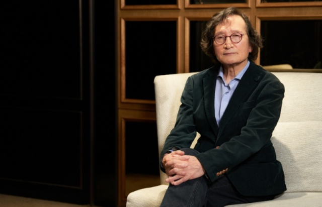 한국 영화계의 거장 정지영 감독이 신작 ‘내 이름은’ 개봉을 맞아 과거 소년범 전력 폭로 이후 연예계를 떠난 배우 조진웅의 안타까운 근황을 전했다./아우라픽처스