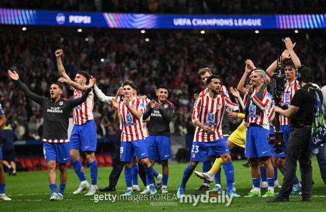 바르셀로나를 꺾고 기뻐하는 아틀레티코 선수들. /게티이미지코리아