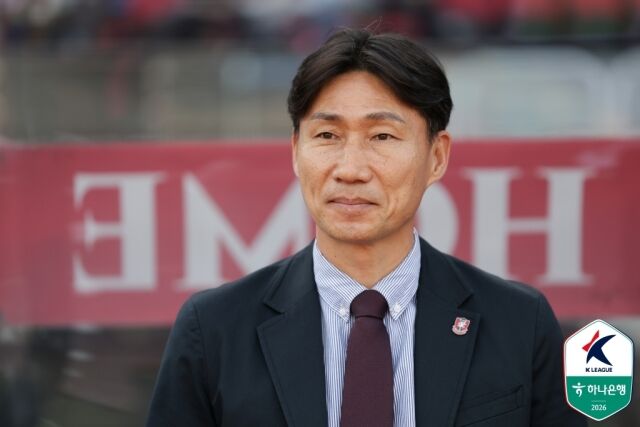 이영민 부천FC1995 감독이 경기를 지켜보고 있다./프로축구연맹 제공