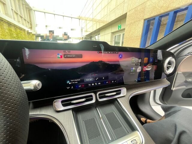 ‘디 올-뉴 일렉트릭 C-클래스’에 탑재된 하이퍼스크린. /심지원 기자