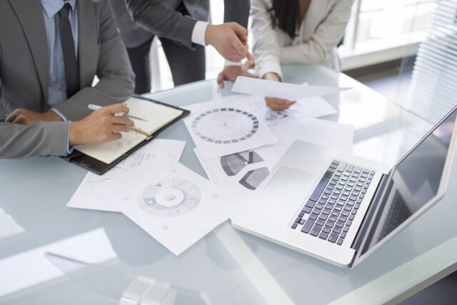 20일 보험업계에 따르면 지난해 생명·손해보험사 전속 설계사는 21만6382명으로 전년 대비 3만2261명 증가했다. /게티이미지뱅크