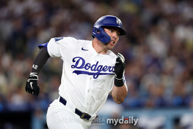 달튼 러싱이 16일 뉴욕 메츠전에서 안타를 치고 출루하고 있다./게티이미지코리아