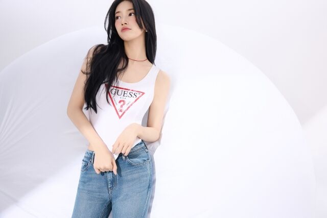 가수 겸 배우 수지 화보 / 게스