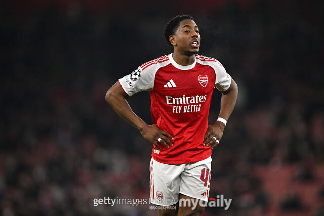 아스널의 마일스 루이스 스켈리가 맨체스터 유나이티드의 관심을 받고 있다는 소식이 전해졌다./게티이미지코리아