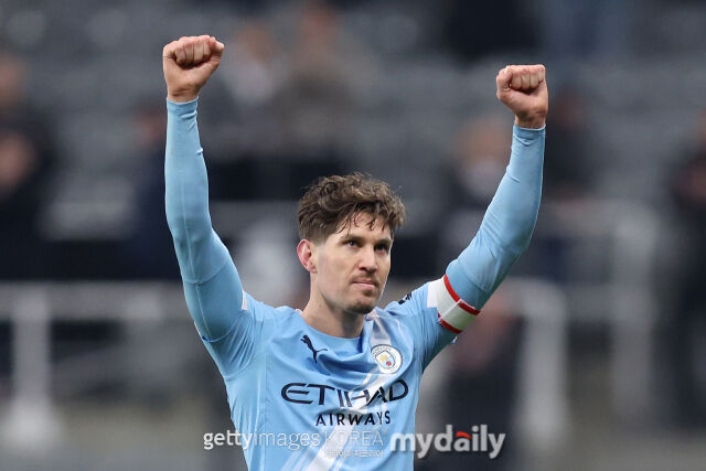 지난달 7일 세인트 제임스 파크에서 열린 뉴캐슬 유나이티드와의 원정 경기에서 승리한 뒤 기뻐하고 있는 존 스톤스./게티이미지코리아