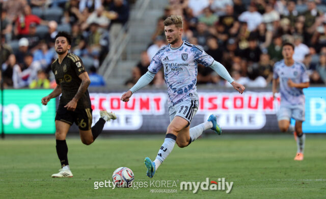 티모 베르너가 20일 BMO 스타디움에서 열린 LA FC와의 원정 경기에서 드리블을 하고 있다./게티이미지코리아