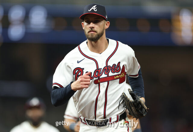 엘리 화이트가 수비를 마친 후 더그아웃을 향해 뛰어가고 있다./게티이미지코리아