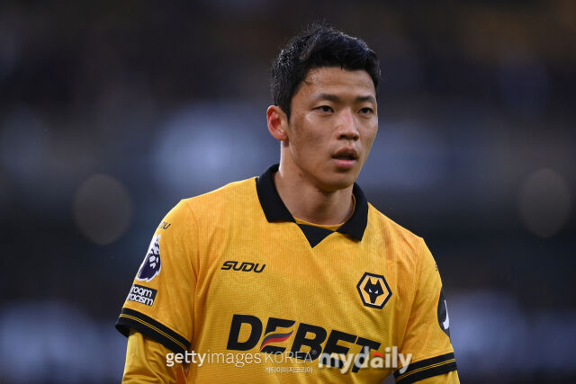 울버햄튼이 21일 2부리그로 강등됐다. 지난 2월 첼시전에 출전한 황희찬./게티이미지코리아