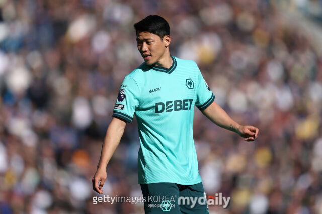 울버햄튼이 21일 2부리그로 강등됐다. 18일 리즈 유나이티드와의 원정 경기에 출전한 황희찬./게티이미지코리아