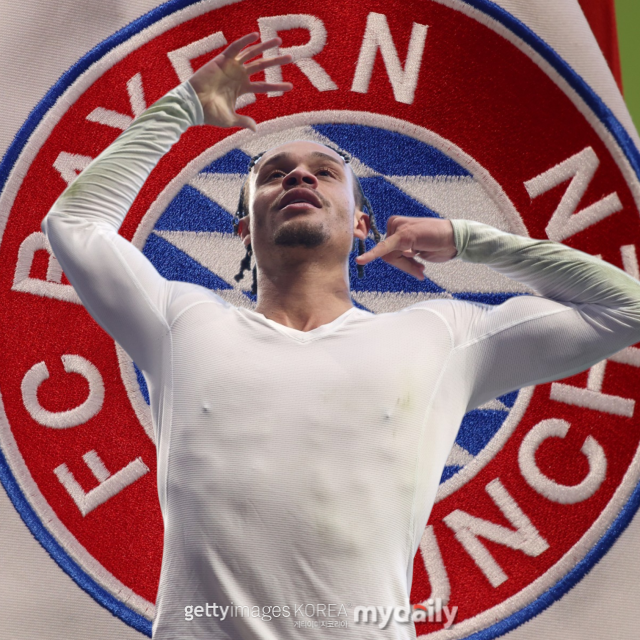 22일 푸스발다텐 보도에 따르면 바이에른 뮌헨은 사비 시몬스(토트넘) 영입에 관심을 보이고 있다./게티이미지코리아