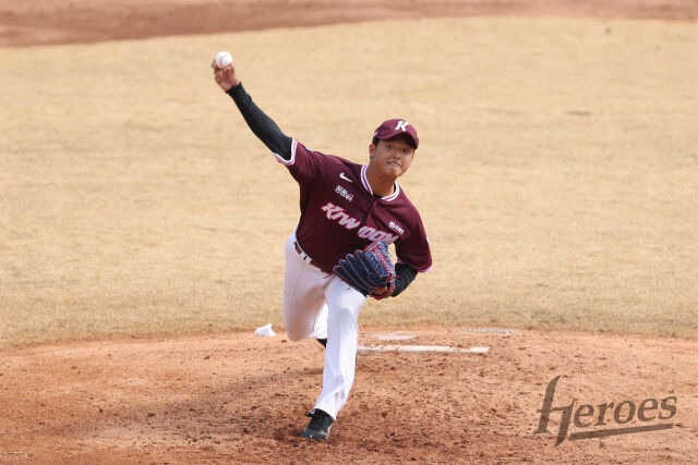 3월 12일 시범경기에서 역투하는 박준현./키움 히어로즈