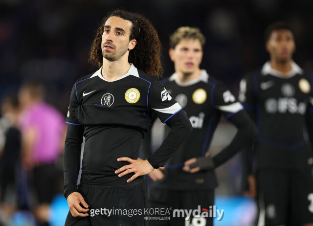 첼시 마르크 쿠쿠렐라가 22일 영국 팔머의 아메리칸 익스프레스 스타디움에서 열린 2025-26시즌 잉글랜드 프리미어리그 34라운드 브라이턴 & 호브 앨비언과의 맞대결에서 0-3으로 패배한 뒤 아쉬워하고 있다. /게티이미지코리아