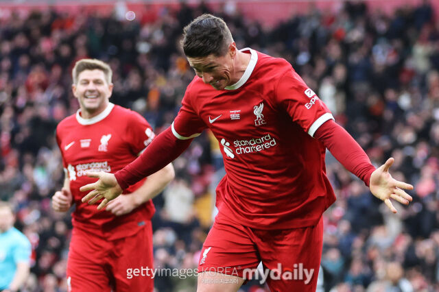 요렌테는 토레스가 리버풀 감독직을 맡을 것으로 기대하고 있다. 리버풀 레전드 매치에 출전한 토레스. /게티이미지코리아