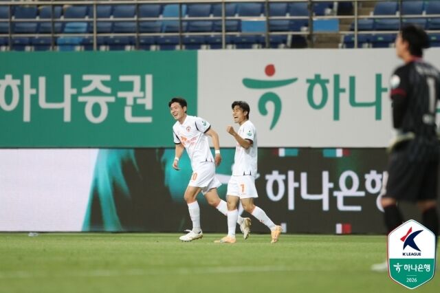 박창준(제주SK FC)이 22일 대전월드컵경기장에서 열린 '하나은행 K리그1 2026' 9라운드 대전하나시티즌과의 맞대결에서 득점한 뒤 기뻐하고 있다. /한국프로축구연맹