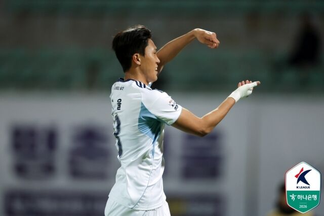 허율(울산HD)이 22일 안양종합운동장에서 열린 '하나은행 K리그1 2026' 9라운드 FC안양과의 맞대결에서 득점한 뒤 세리머니하고 있다. /한국프로축구연맹