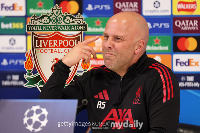 아르네 슬롯 리버풀 감독이 유임을 자신하고 있다. /게티이미지코리아
