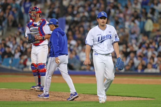 최원태가 21일 마운드에서 강판되고 있다. /삼성 라이온즈 제공