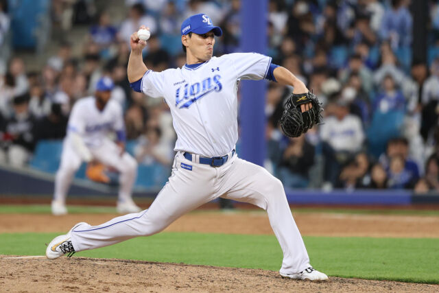 김재윤이 21일 SSG 랜더스전에서 공을 던지고 있다./삼성 라이온즈 제공