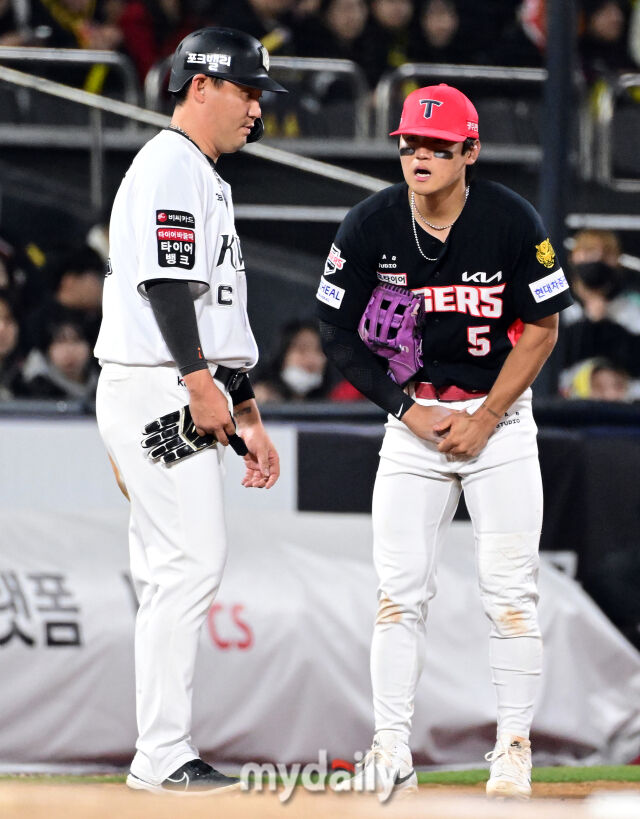 KT 장성우가 KIA 김도영의 부상을 걱정하고 있다 / 수원 = 유진형 기자 zolong@mydaily.co.kr]