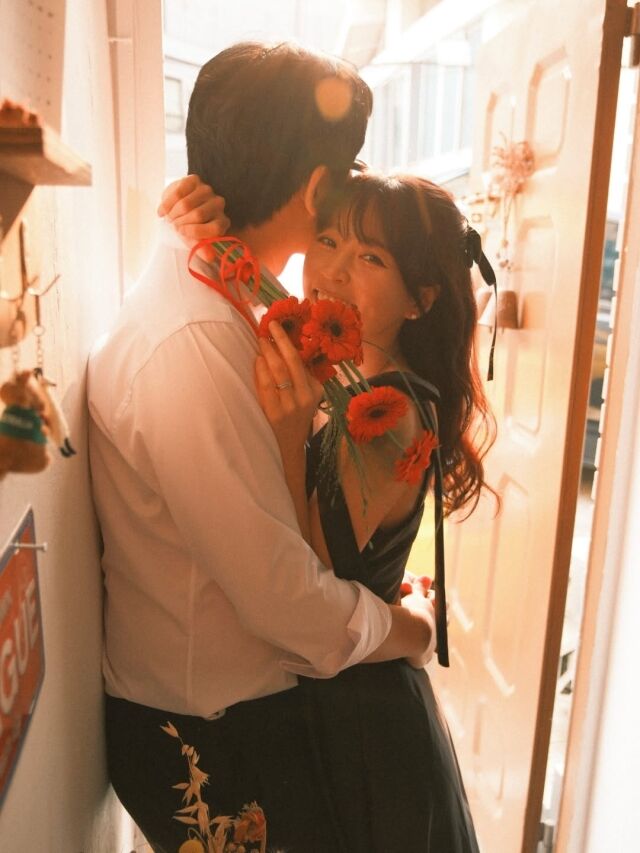 '피식대학'에서 활약한 코미디언 오마주가 웨딩화보를 공개했다. / 오마주 소셜미디어 