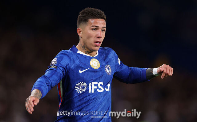 엔조 페르난데스(첼시)가 18일 맨체스터 유나이티드와 경기를 치르고 있다./게티이미지코리아