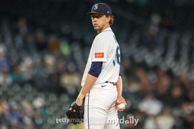 투구를 준비하는 길버트. /게티이미지코리아