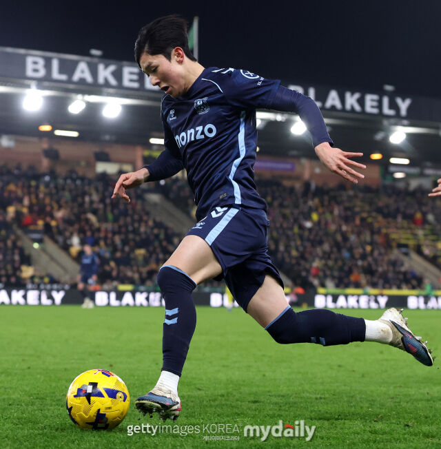 코벤트리 시티의 양민혁이 2026년 1월 열린 노리치 시티와의 잉글랜드 챔피언십 경기에서 드리블을 하고 있다./게티이미지코리아