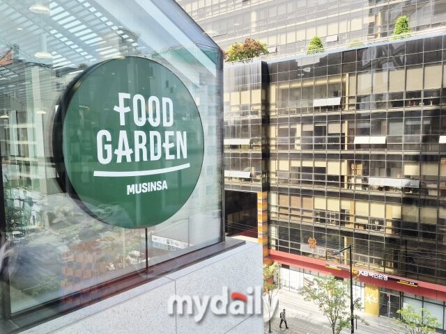 무신사 브랜드가 처음 시도한 F&B 매장, 커피부터 식사, 디저트까지 8개 브랜드가 입점했다. /방금숙 기자