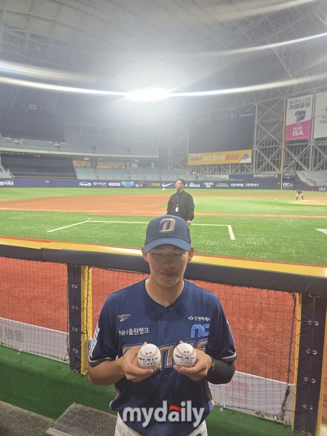 NC 고준휘가 23일 서울 고척스카이돔에서 열린 키움 히어로즈와의 원정경기를 마치고 인터뷰하고 있다./고척=김진성 기자 kkomag@mydaily.co.kr