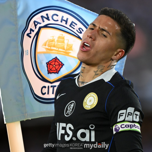 23일 디 애슬레틱 보도에 따르면 멘체스터 시티가 첼시의 엔조 페르난데스 영입에 관심을 보이고 있다./게티이미지코리아