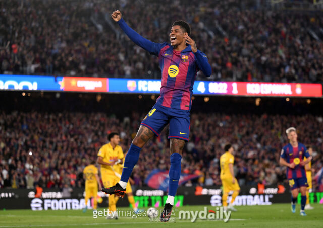 22일 센트레 데빌스 보도에 따르면 마커스 래시포드가 바르셀로나를 떠나 맨체스터 유나이티드로 복귀할 것으로 보인다. 래시포드가 득점한 뒤 세레머니를 펼치고 있다. /게티이미지코리아