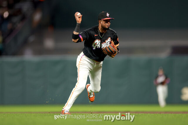 루이스 아라에즈가 22일 수비를 하고 있다./게티이미지코리아