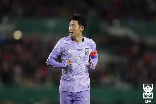 미국 전설 알렉시 랄라스가 손흥민을 한국의 키플레이어로 꼽았다. 손흥민이 4월 1일 오스트리아 비엔나의 에른스트하펠스타디온에서 열린 오스트리아와의 평가전에서 그라운드를 누비고 있다. /대한축구협회 제공