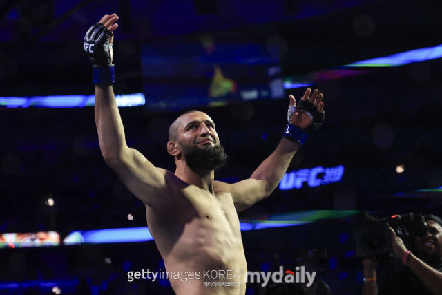 고강도 스파링을 소화 중인 치마예프. UFC 328에서 스트릭랜드를 상대로 방어전을 치른다./게티이미지코리아