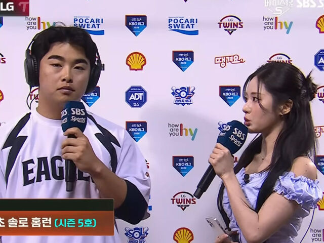 문현빈을 바라보는 박지원 / SBS Sports