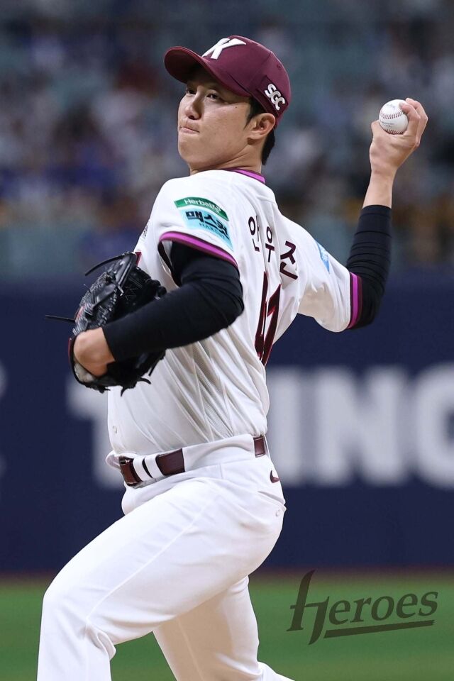 안우진이 24일 고척 삼성 라이온즈전 공을 던지고 있다./키움 히어로즈 제공