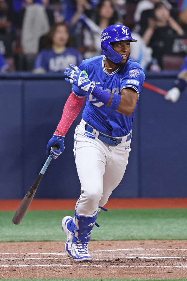 르윈 디아즈가 24일 고척 키움 히어로즈전 타격을 하고 있다./삼성 라이온즈 제공