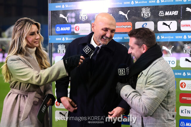 유벤투스의 스팔레티 감독이 사수올로와의 2025-26시즌 세리에A 원정 경기 후 인터뷰를 하고 있다./게티이미지코리아