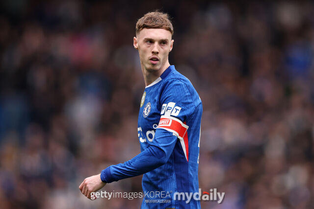 24일 영국 '커트오프사이드' 보도에 따르면 맨체스터 유나이티드가 첼시의 콜 파머 영입에 진지한 관심을 내비치고 있다./게티이미지코리아