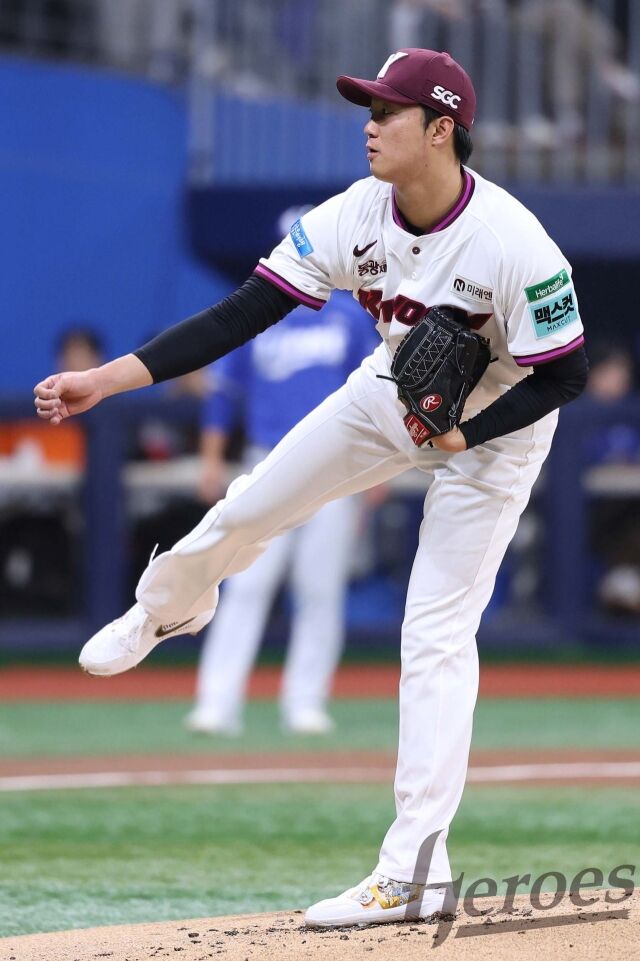 안우진이 24일 고척 삼성 라이온즈전 공을 던지고 있다./키움 히어로즈 제공