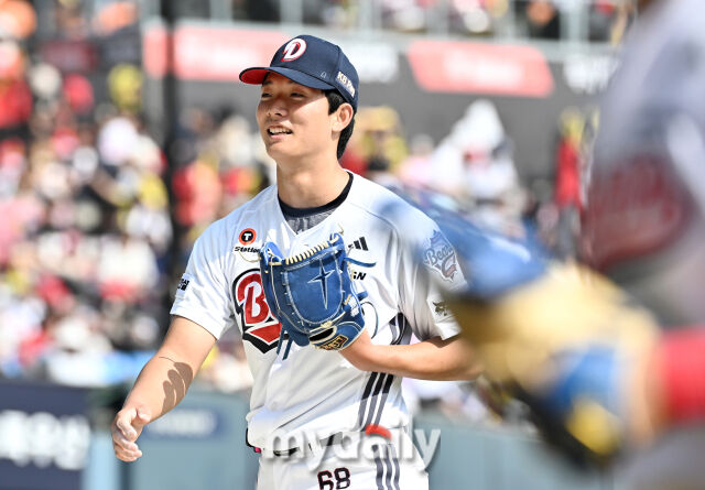 19일 경기에서 호투한 뒤 마운드를 내려오고 있는 최민석. 25일 LG전 선발로 나선다./마이데일리