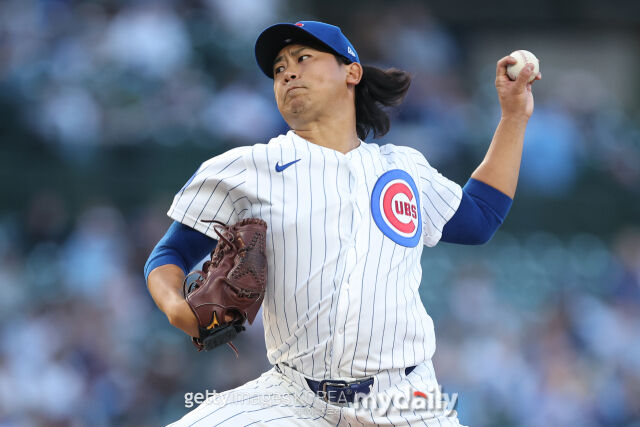 22일 필라델피아와 경기에서 공을 뿌리는 이마나가. /게티이미지코리아