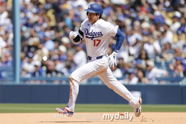 27일 컵스와 경기에서 2루타를 치고 2루로 달리는 오타니. /게티이미지코리아
