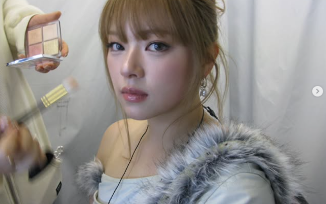 정연은 지난 26일 자신의 사회관계망서비스(SNS)에 "나한테 걸렸지"라는 장난스러운 문구와 함께 지인이 촬영한 짧은 영상을 올렸다. /정연 소셜미디어