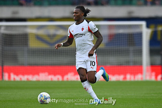 27일 이탈리아 '칼치오메르카토'에 따르면 맨유는 하파엘 레앙(AC밀란) 영입에 관심을 보이고 있다./게티이미지코리아