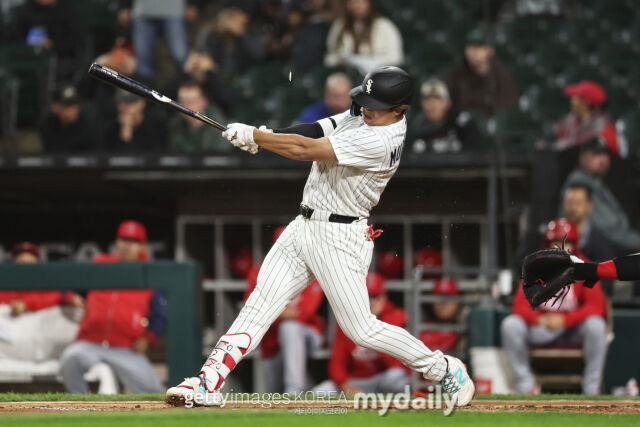 무라카미 무네타카가 4월 28일 역전 스리런 홈런을 치고 있다./게티이미지코리아