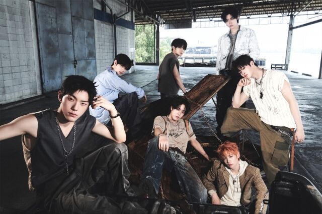 그룹 클로즈 유어 아이즈/언코어