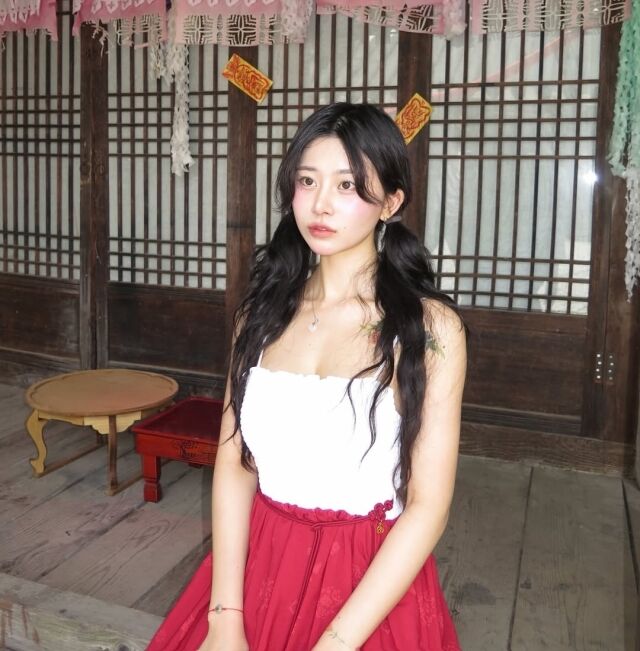 무속인 노슬비가 악성 댓글로 인한 피해를 호소했다. / 노슬비 SNS