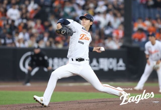 황준서가 제구 난조를 보이면서 아쉬움을 남겼다./한화 이글스