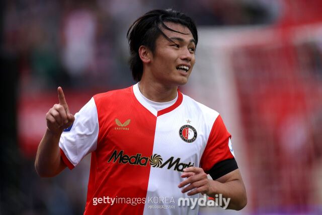 29일 팀토크 보도에 따르면 잉글랜드 프리미어리그(EPL) 구단들이 우에다 아야세(페예노르트) 영입을 노리고 있다. 골을 넣은 뒤 기뻐하고 있는 우에다. /게티이미지코리아